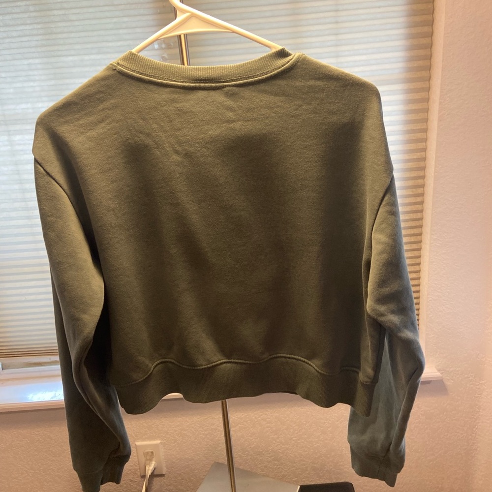 Basic green sweatshirt